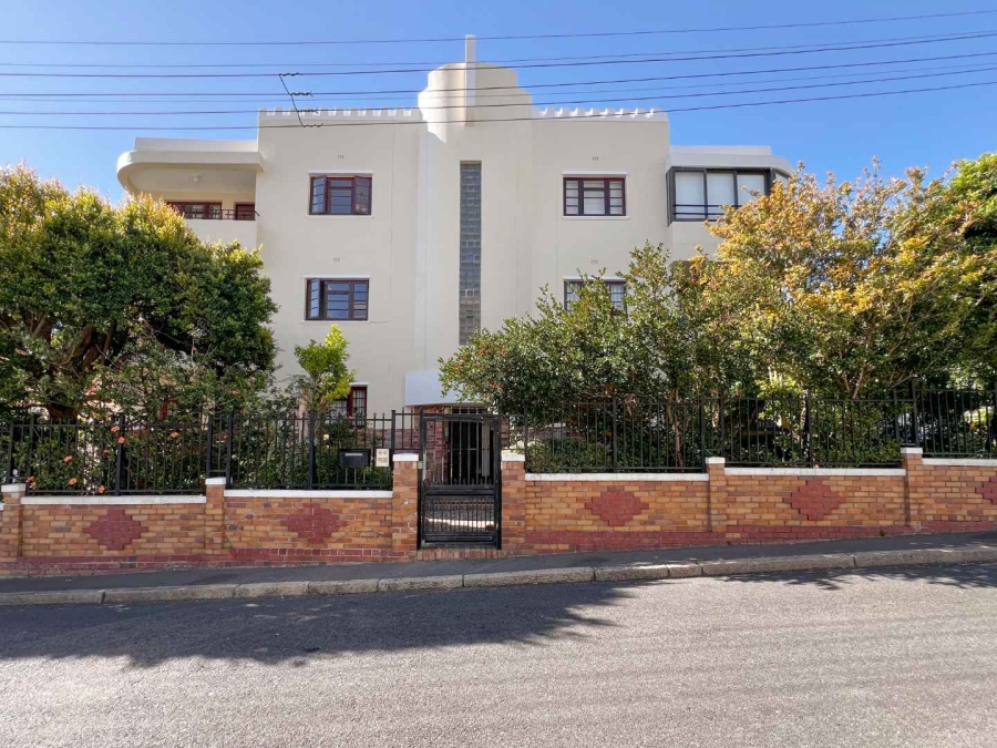 2 Bedroom Property for Sale in Gardens Western Cape